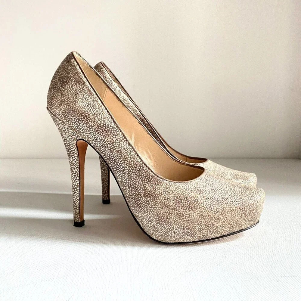 Jean-Michel Cazabat Light Beige Stingray Skin Classic Round Toe Heels 39.5